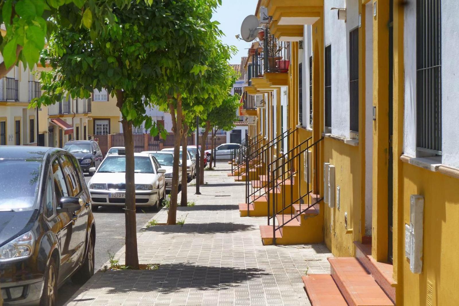 The 32 Apartment Bollullos de la Mitacion Luaran gambar